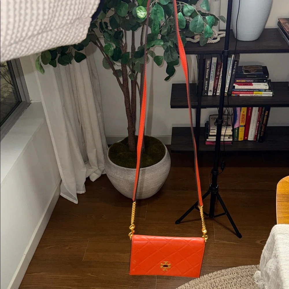 Tory Burch Orange Quilted Crossbody Bag - Picture 9 of 9